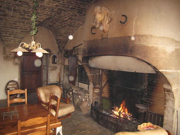 Chateau De Flee Semur-en-Auxois Buitenkant foto