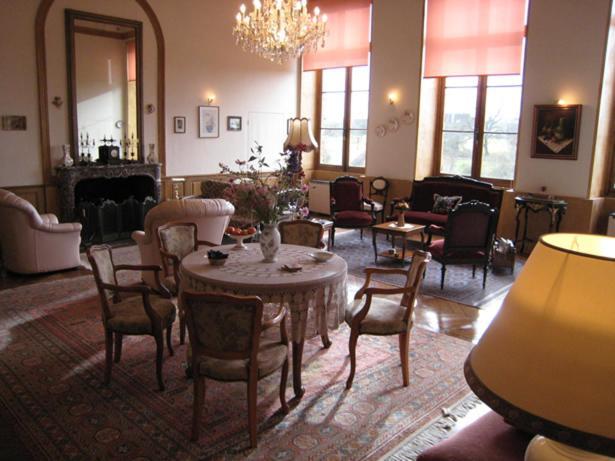 Chateau De Flee Semur-en-Auxois Buitenkant foto
